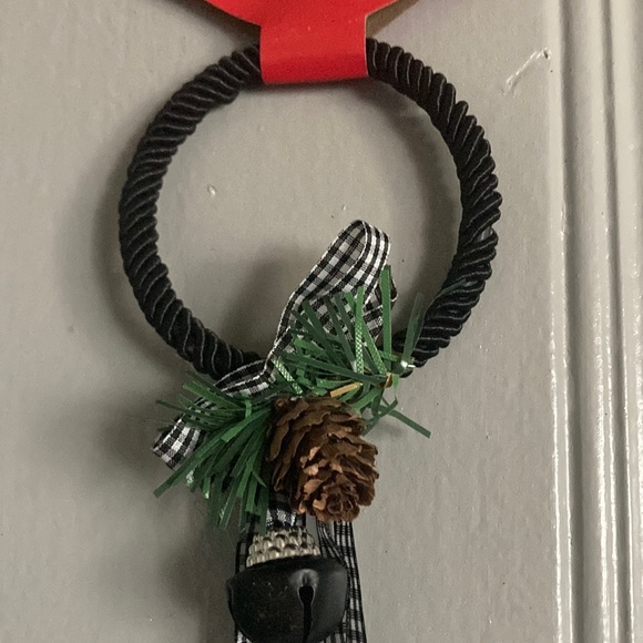 NWT Black & White Buffalo Check Plaid Door Knob Hanger with Pinecone- Black - Picture 6 of 8
